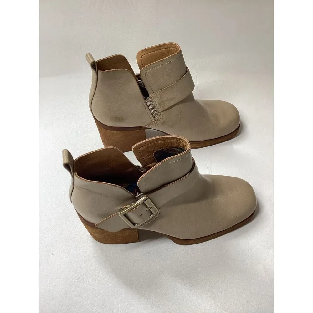 Korks kari block‎ heel boots in cream green